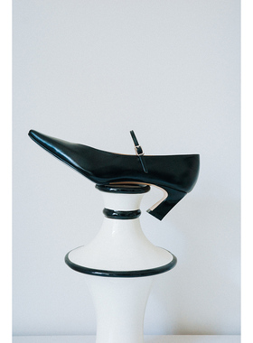 IORE理想矿石设计师原创2025早春新款简洁锐利高跟方头玛丽珍单鞋