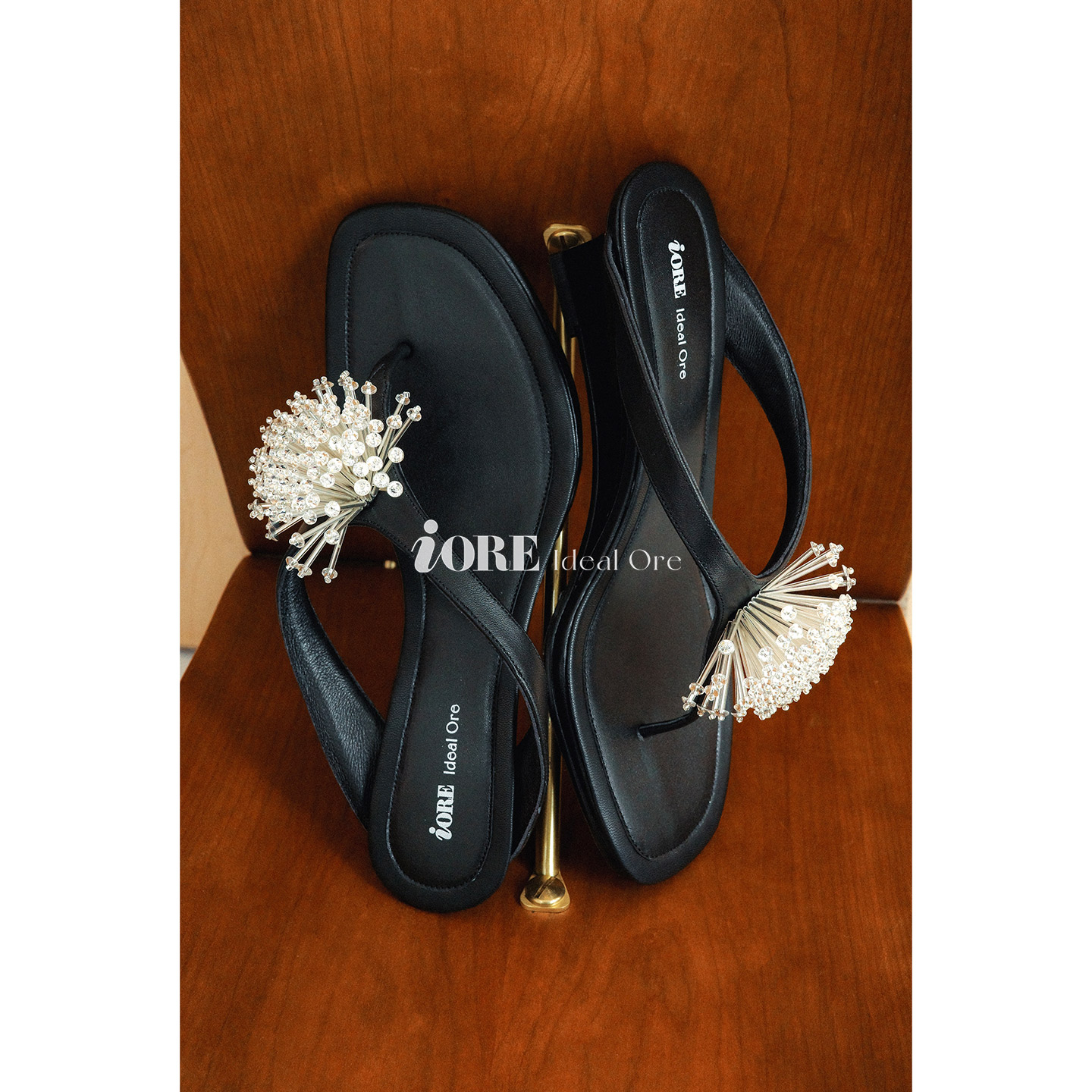 IORE理想矿石蒲公英坡跟夹趾凉鞋