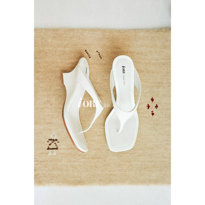 IORE理想矿石摩登楔形坡跟夹趾鞋