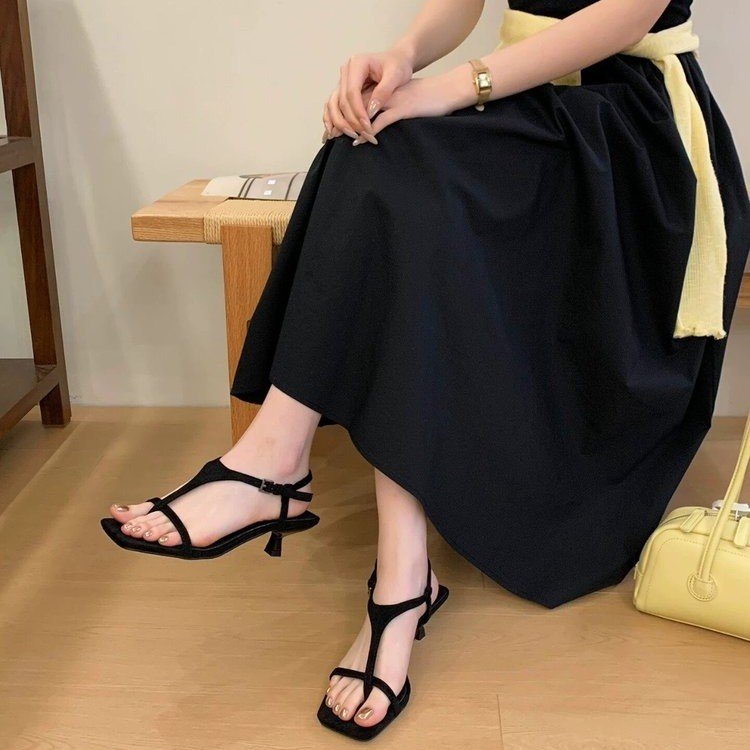 T型夹趾后空凉鞋女方头细带小猫跟夏季辣妹脚踝扣气质高跟鞋子女
