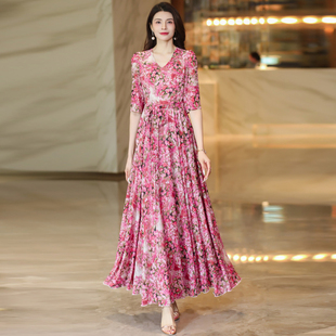 2025年春秋冬收腰显瘦长裙妈妈款短款小个子沙滩裙V领印花连衣裙