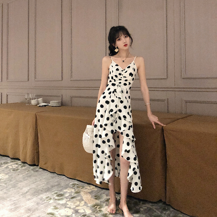 马尔代夫v领性感吊带女神女连衣裙券后49.00元