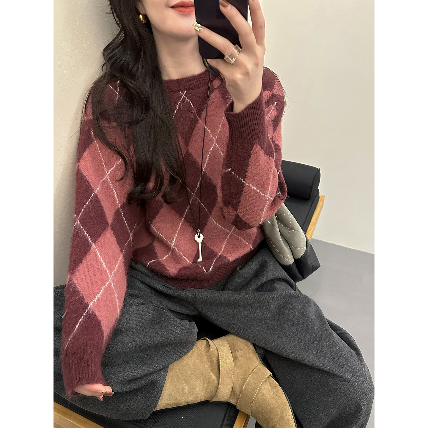 复古菱形格圆领毛衣女秋冬针织衫