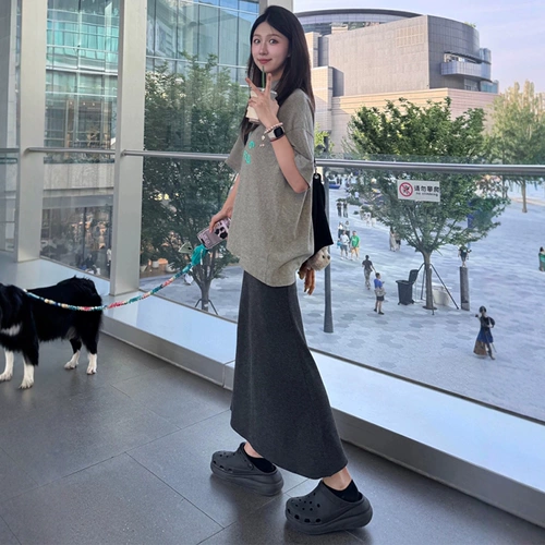 Летнее платье 2025 Новый стиль Элегантный и порядочный, супер красивая уникальная и красивая юбка в начале лета наряд с двумя частями