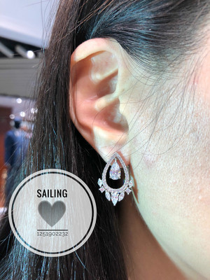 香港英国水滴形状钻石耳环