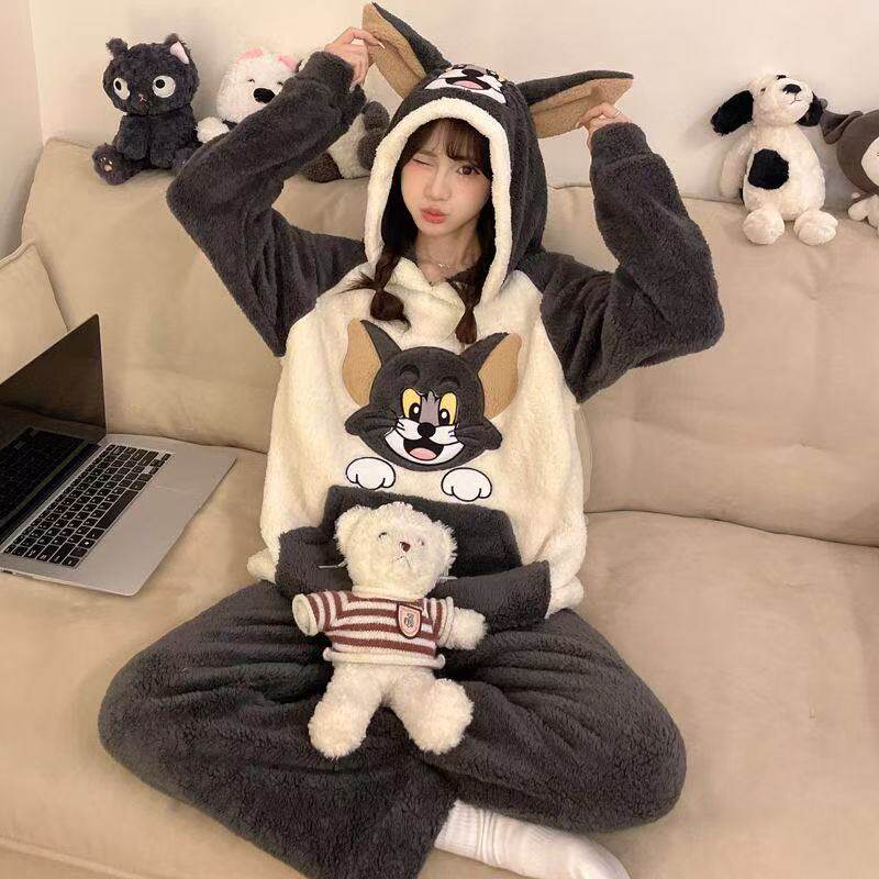 睡衣女款冬季珊瑚绒加绒加厚长袖