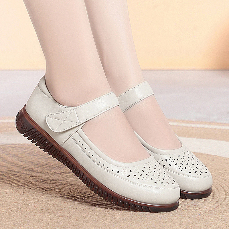 夏季妈妈鞋凉鞋真皮软底中老年舒适不累脚平底镂空单鞋老人凉皮鞋