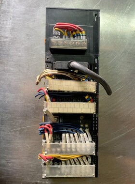 欧姆龙PLC整套，CJ1W-PA205R，CJ1W-II10