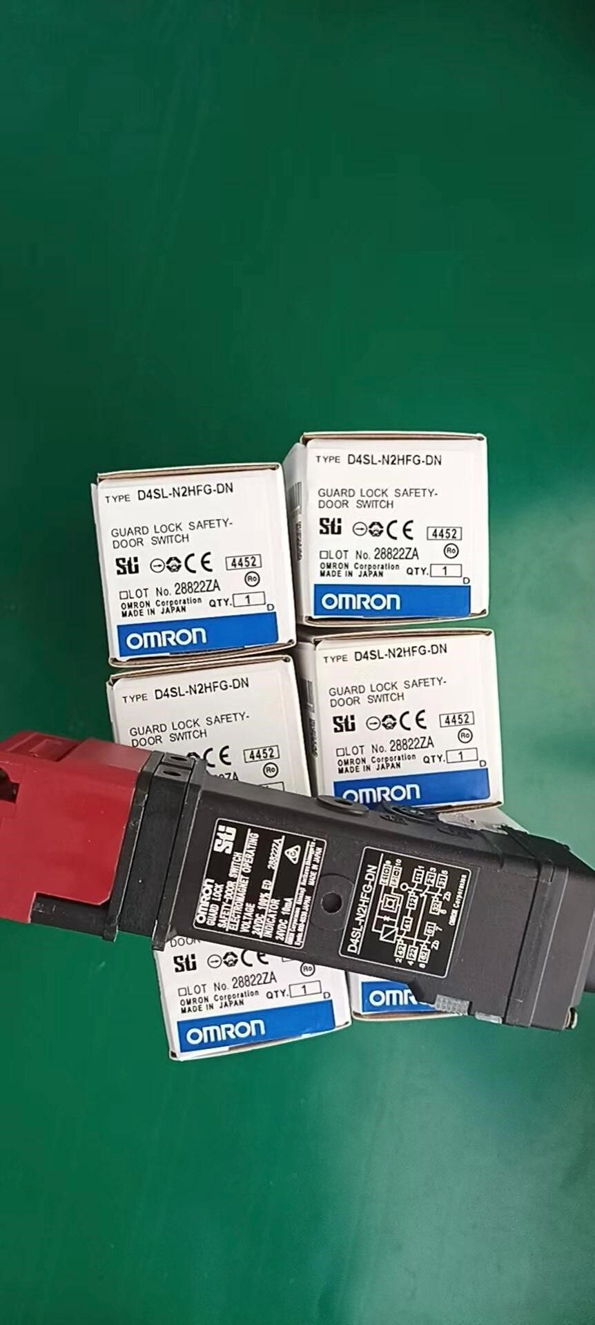 全新原装欧姆龙机械电磁安全门锁D4SL-N系列D4SL-N2