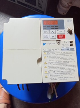 安川CIMR-V7AA23P7变频器一个！3.7kw