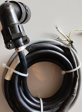 YD28K4TSJ伺服插座带线两根