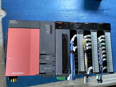 PLC三菱Q00UJCPU 一个