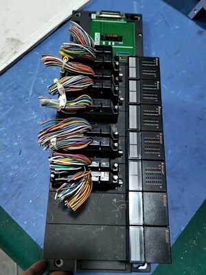 三菱PLC基板+模块A1SX42三个A1SY42P两个A1S