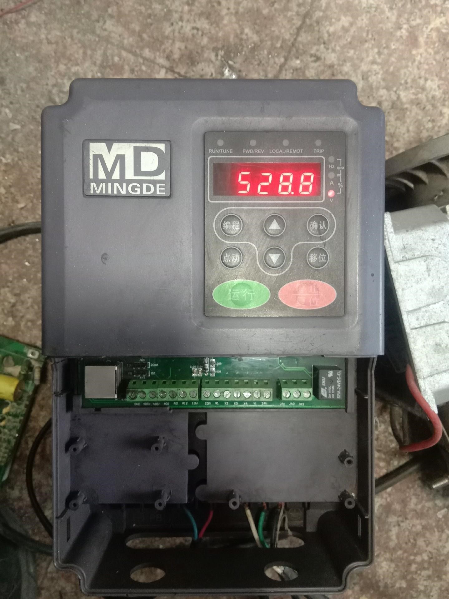 MD-4G/5.5P，明德变频器，380Ⅴ，4KW，已测试功