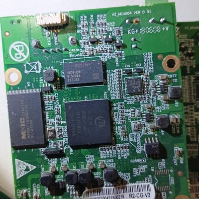 海思Hi3516DRBCV100    2片