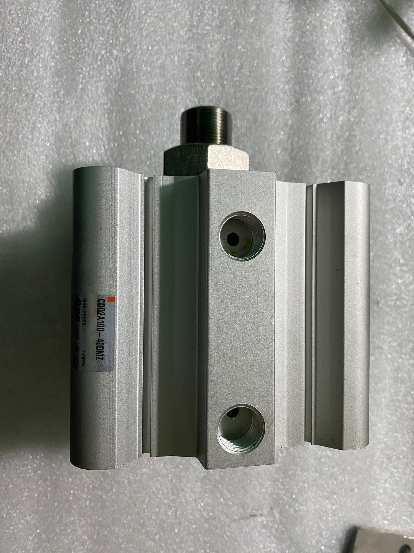 SMCSMC气缸 CDQ2A100-40DMZ  原装1个