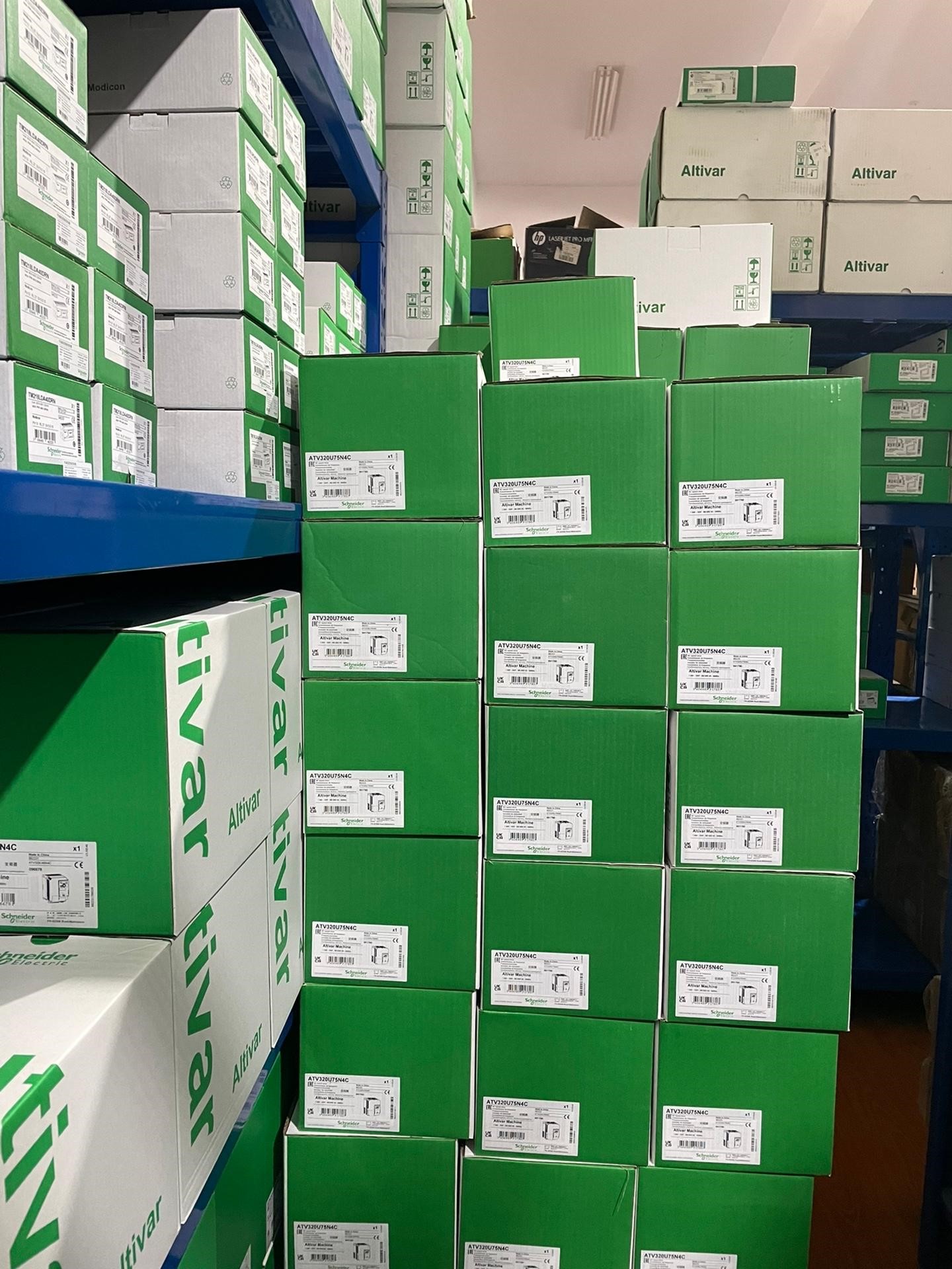 施耐德变频器ATV320U75N4C全新原装正品大量现货