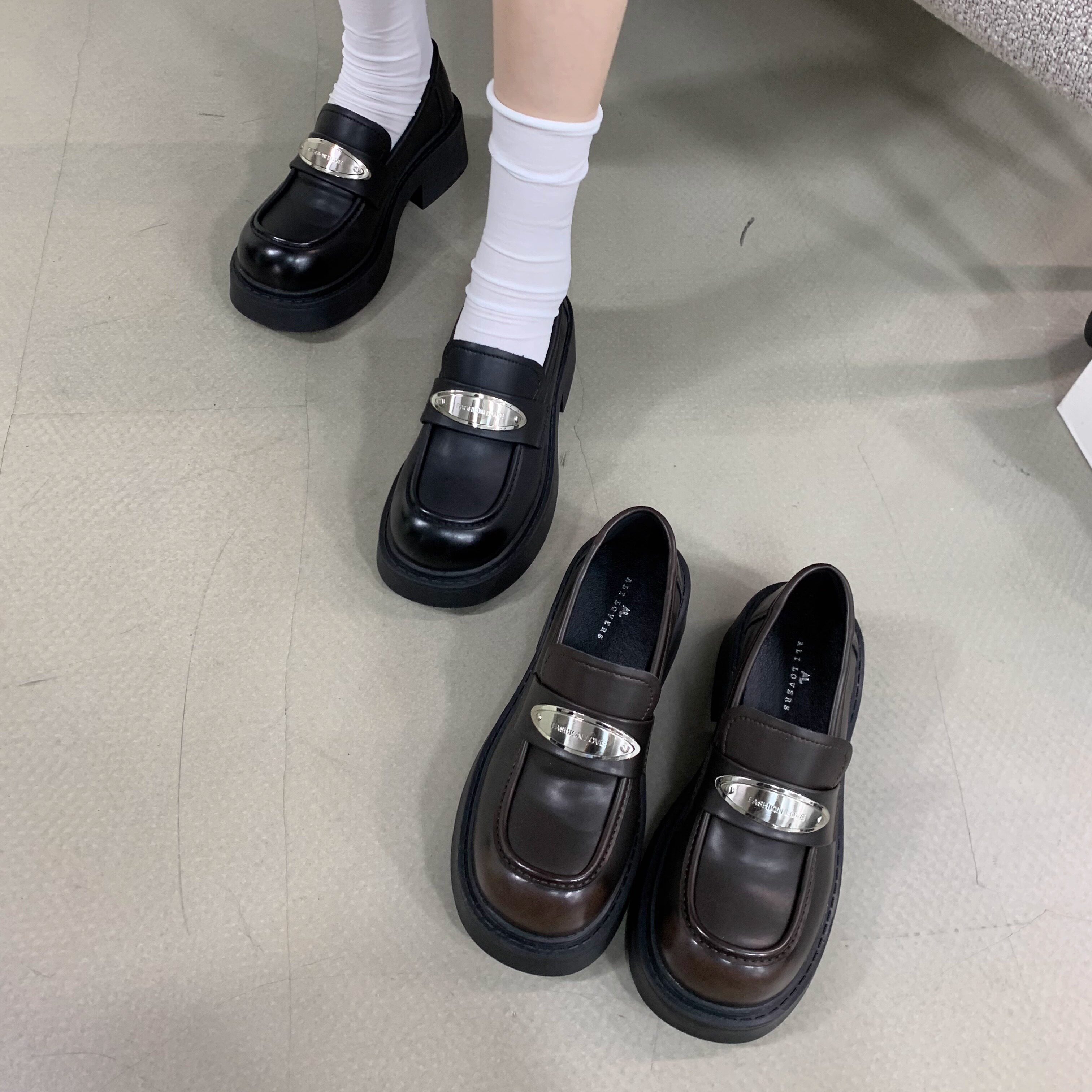 阿里情人2025年秋款法式厚底中跟一脚蹬乐福鞋时尚潮流小皮鞋女子