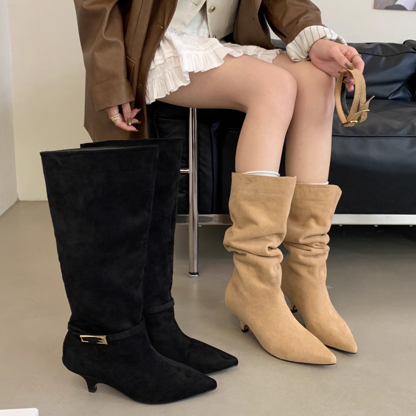 尖头矮跟大筒围细皮带不过膝长靴