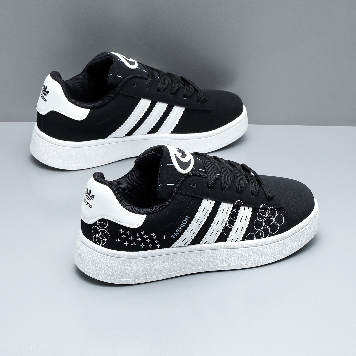 休闲运动经典百搭帆布鞋情侣款春季新款厚底板鞋2025新款地板学生