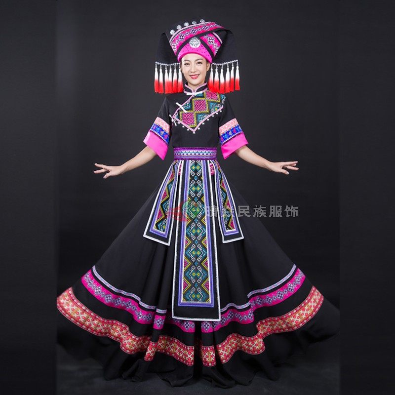 晴焱量身定做壮族黑色演出服饰图片