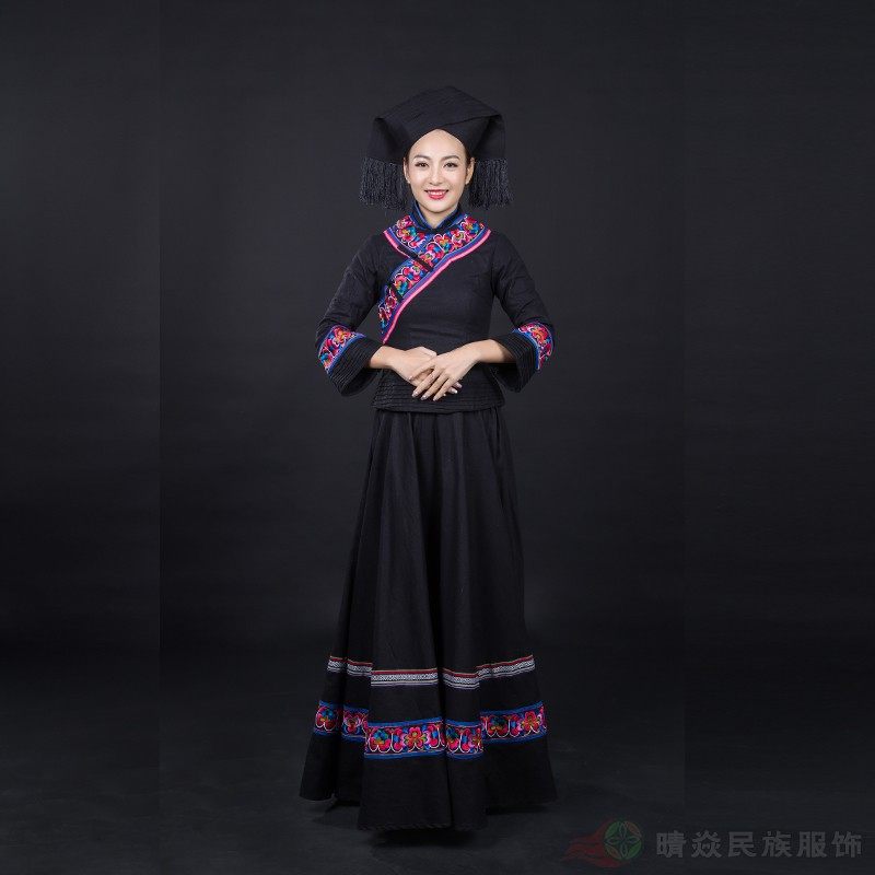 晴焱新款 壮族黑色刺绣长裙女装朴素生活装黑衣壮
