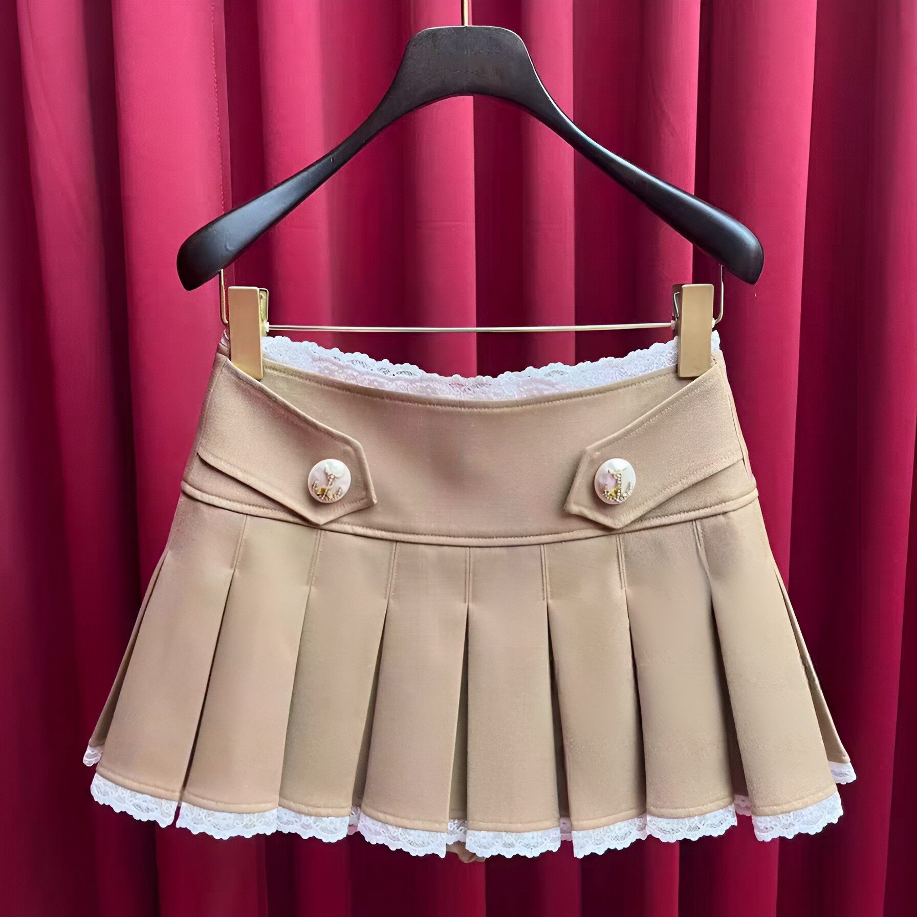 正品24春 珍珠扣拼花边短半裙LF24C31SS012-240,女装/女士精品,半身裙,淘宝优惠券,粉丝福利购,淘宝优惠卷