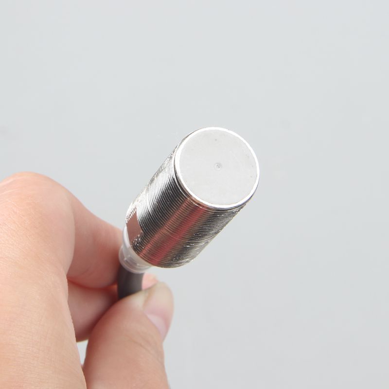 接近开关E2EM-X30MX1 2M接近传感器E2B-S08KS01-WP-B1