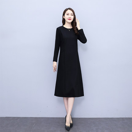 黑色连衣裙2026春秋装新款妈妈小个子a字大码针织气质遮肚显瘦裙