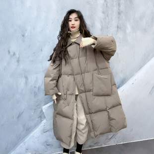 文艺复古大码长款羽绒服2025冬季新款原创宽松白鸭绒加厚保暖外套