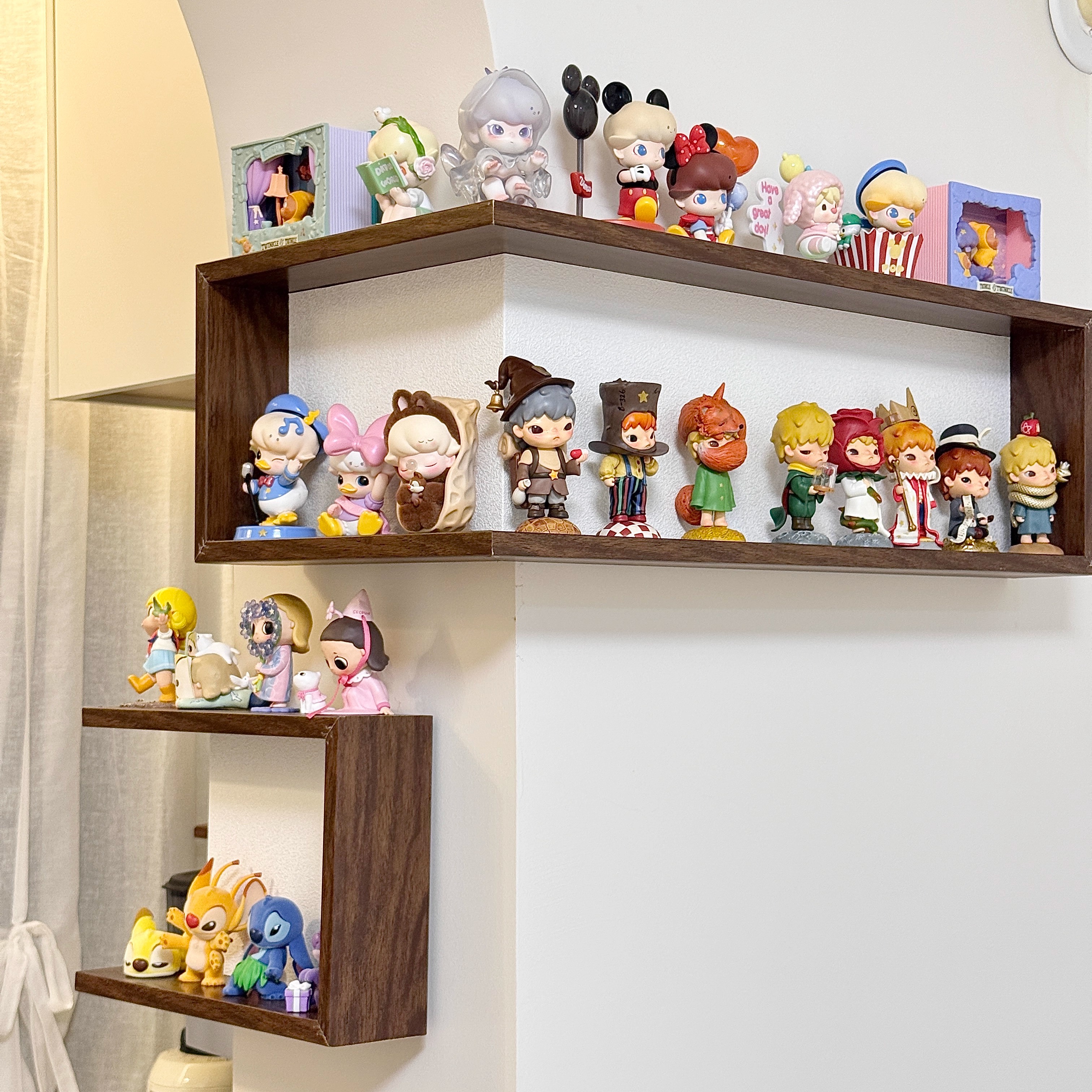 创意转角盲盒手办收纳展示架墙上