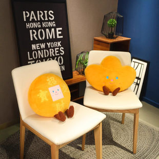 新年招财进宝抱枕装 宝毛绒抱枕办公腰靠午睡枕靠垫招 饰家居沙发元