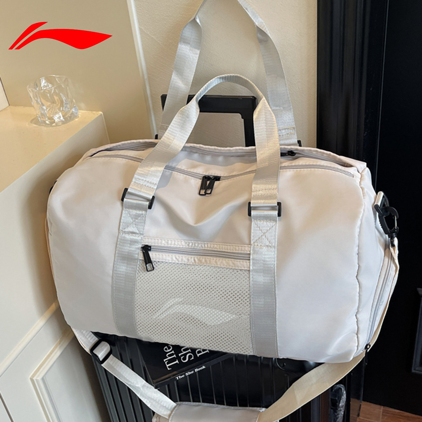 潮牌运动户外旅行包2026新款大容量出差旅游行李收纳袋男女健身包