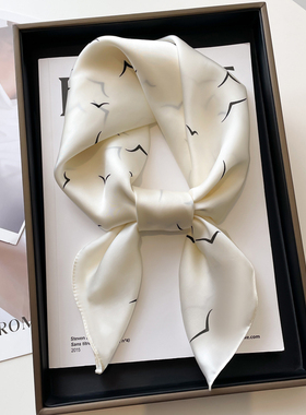 小方巾丝巾女白色春秋冬季搭配衬衫护颈饰围脖子妈妈薄围巾70x70