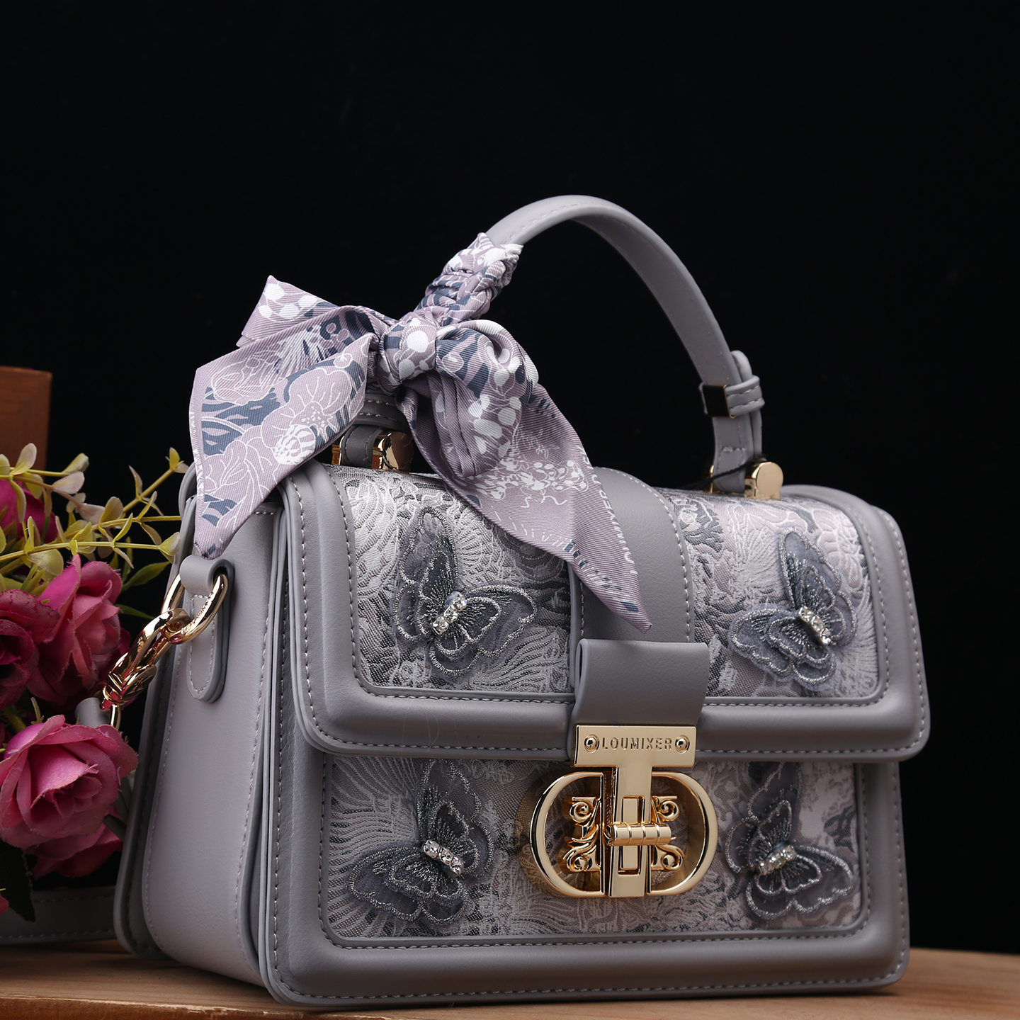 路易米希尔真皮女包2025新款时尚国风刺绣牛皮手提斜挎小方包女