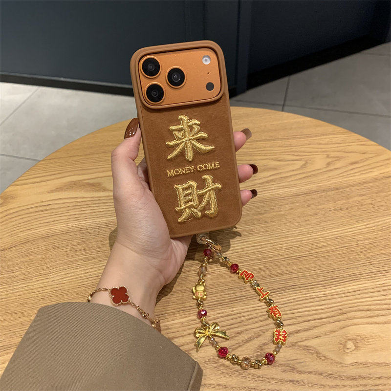 苹果棕刺绣来财17promax适用iPhone17pro新年16promax高级感15绒布14promax保护套13防摔手机壳ins风女
