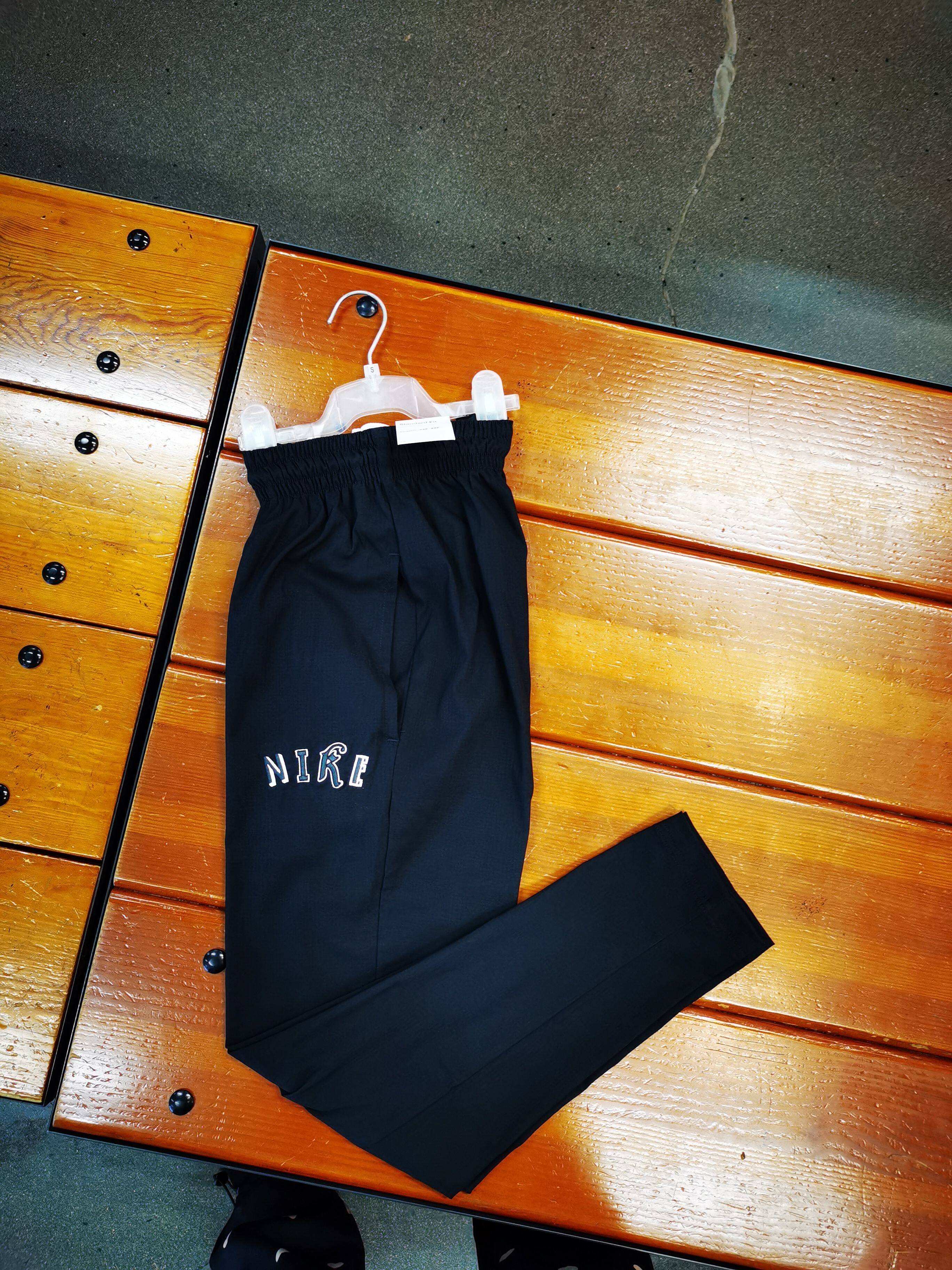 耐克Nike男子夏季薄款直筒速干透气训练跑步运动休闲长裤FN3704