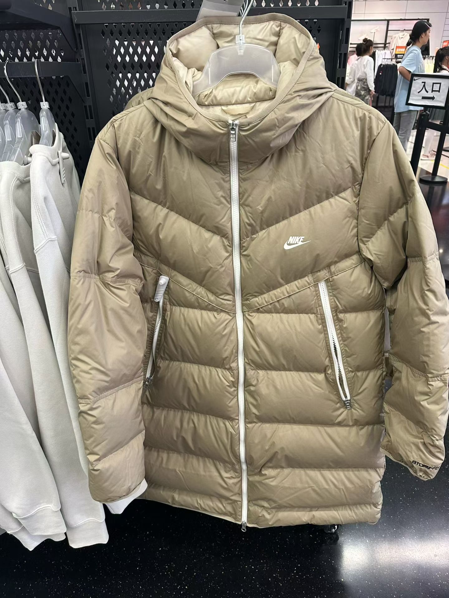 宽松长款羽绒服耐克保暖连帽男子