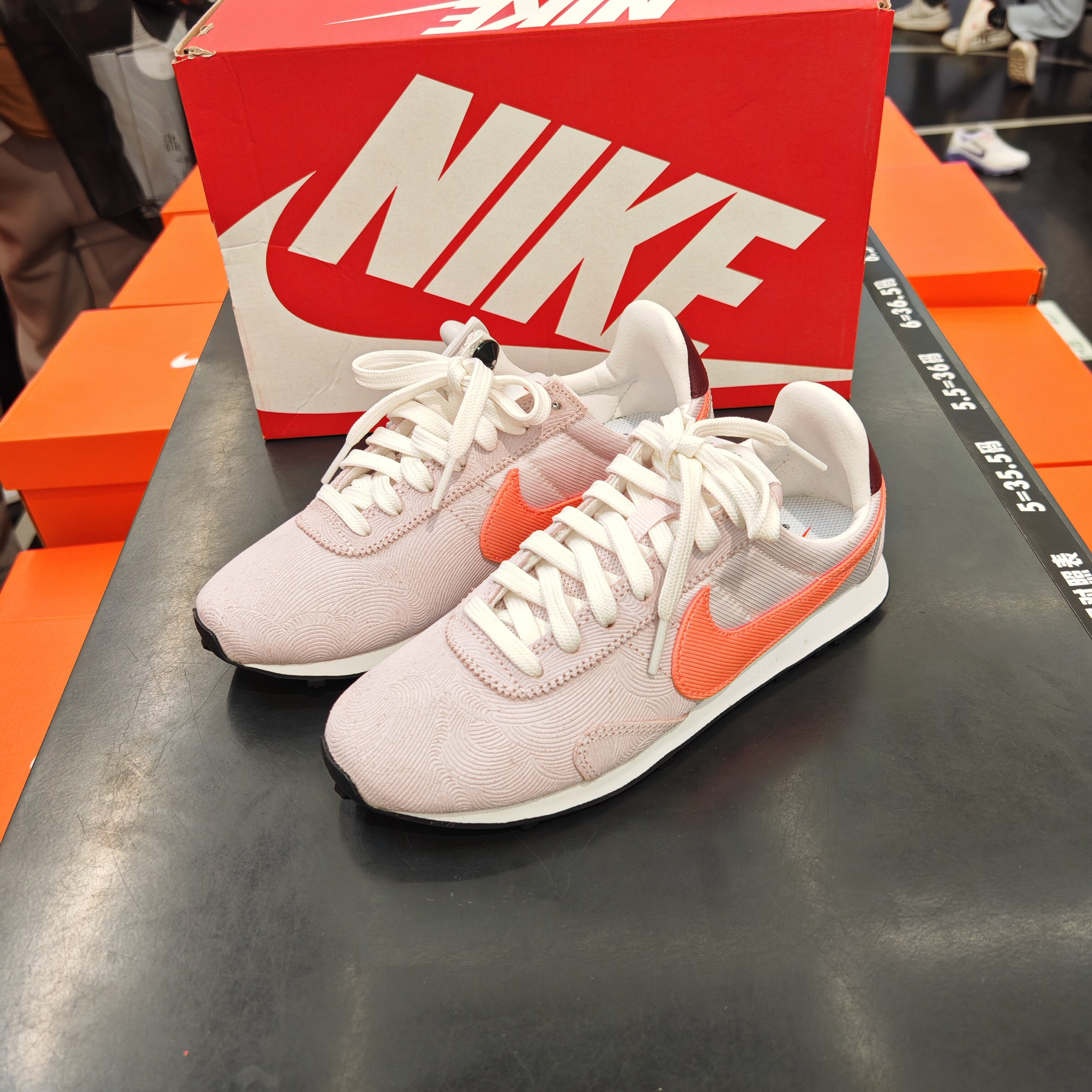 耐克Nike Pre Montreal Racer 春季低帮复古跑步鞋女款 828436