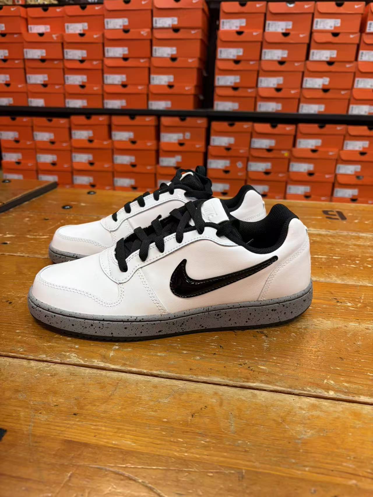 Nike/耐克 EBERNON Low 男子轻便低帮复古百搭白色休闲板鞋CK0034