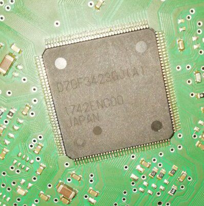 D70F3423GJ(A) QFP144 汽车电脑板CPU芯片 全新空白