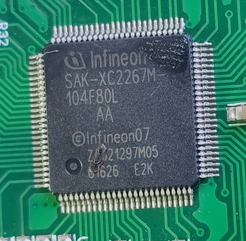 SAK-XC2267M-104F80L QFP100汽车级MCU 16位微控制器单片机芯片IC