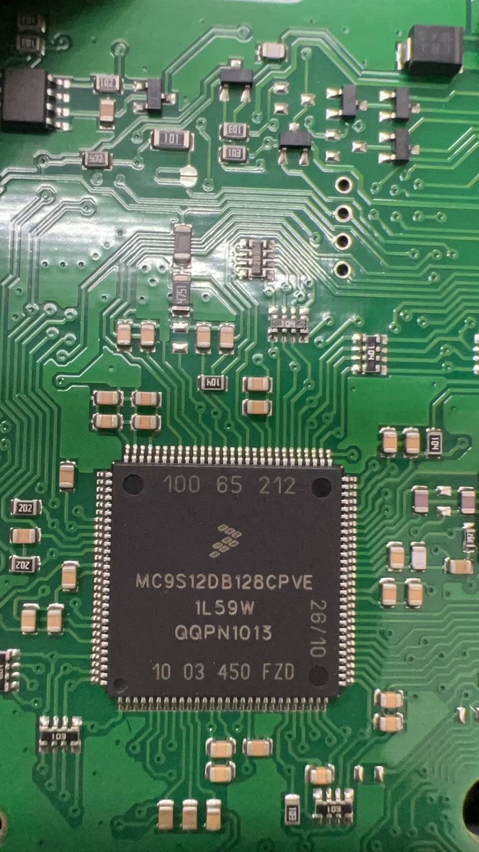 MC9S12DB128CPV 3L40K 汽车发动机电脑板CPU芯片 贴片112脚无资料