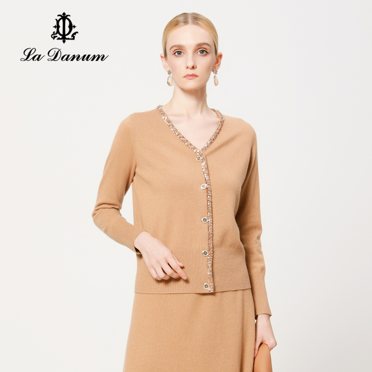 阿丹娜卡其钉珠山羊绒针织开衫