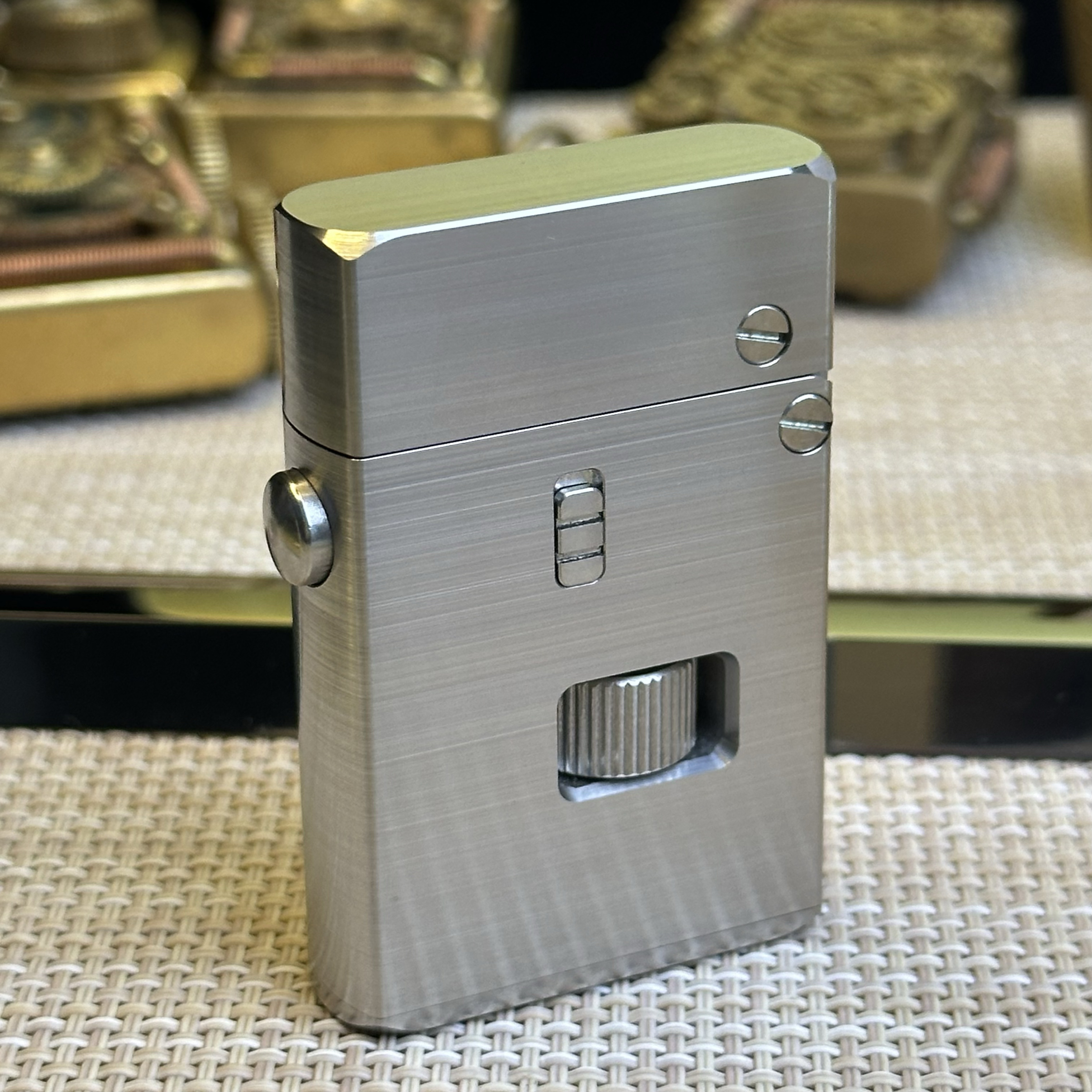 凌穹-暗夜爵士煤油打火机一键弹射翻盖半自动点火个性收藏送礼