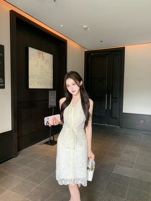 白小云/中古 早言小说女主套装系带上衣蕾丝半裙气质穿搭一整套