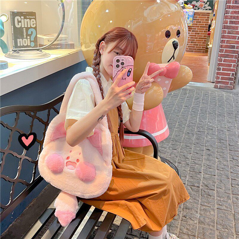 毛绒绒包包女秋冬2023新款大容量可爱卡通单肩包斜挎包女生托特包