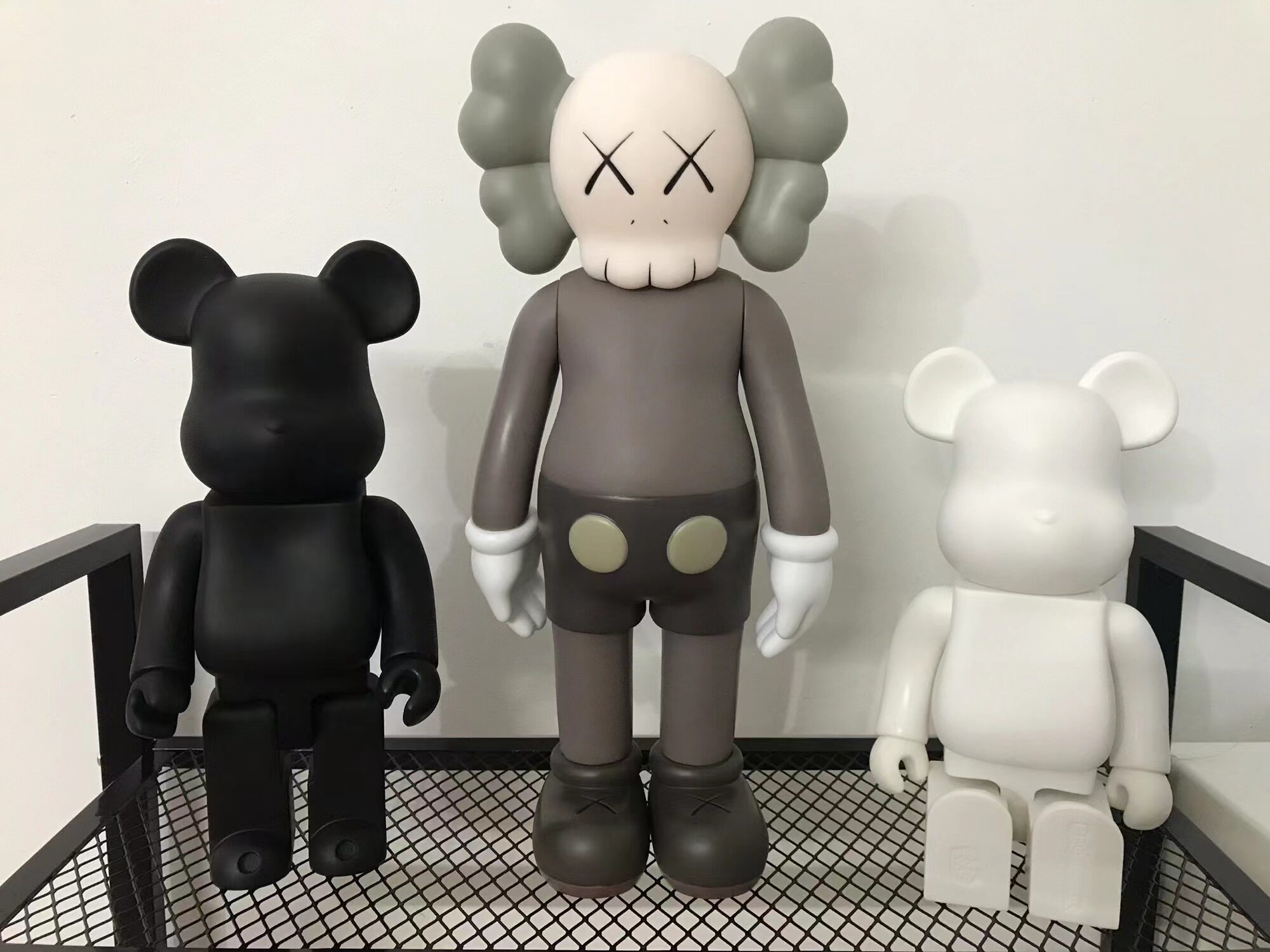 潮玩公仔 收藏摆件手办玩偶 暴力熊积木熊玩具潮流 kaws16寸原型