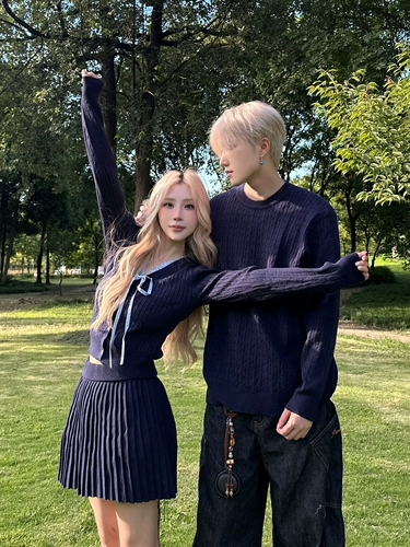 Свитер подходит для мужчин и женщин, осенняя демисезонная парная одежда для влюбленных, трикотажная мини-юбка, комплект, изысканный стиль