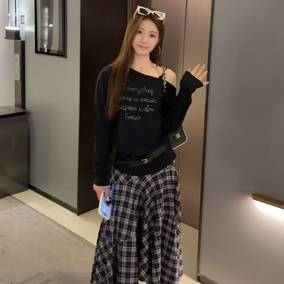 UP Studio 立方+-钻长袖T恤+不规则格子半身裙套装(配腰带)2102#